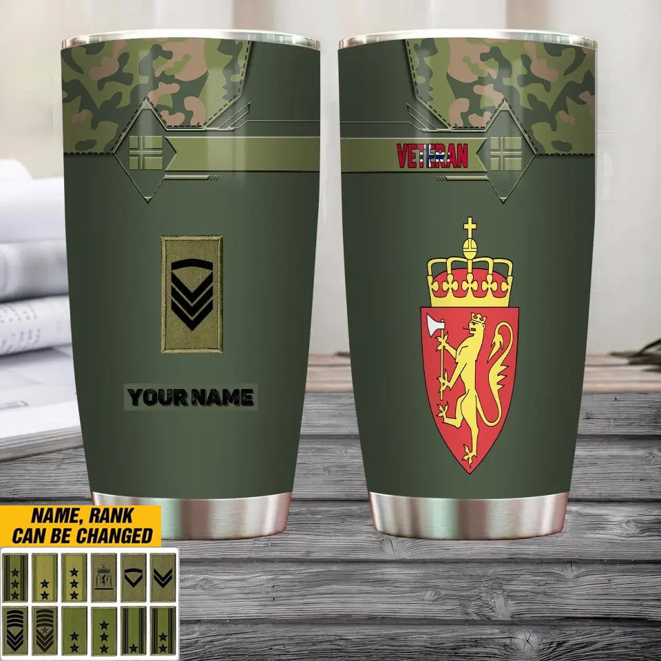 Personalisierter Becher mit Camouflage-Muster für norwegische Veteranen/Soldaten mit Rang und Namen, komplett bedruckt – 1804230001
