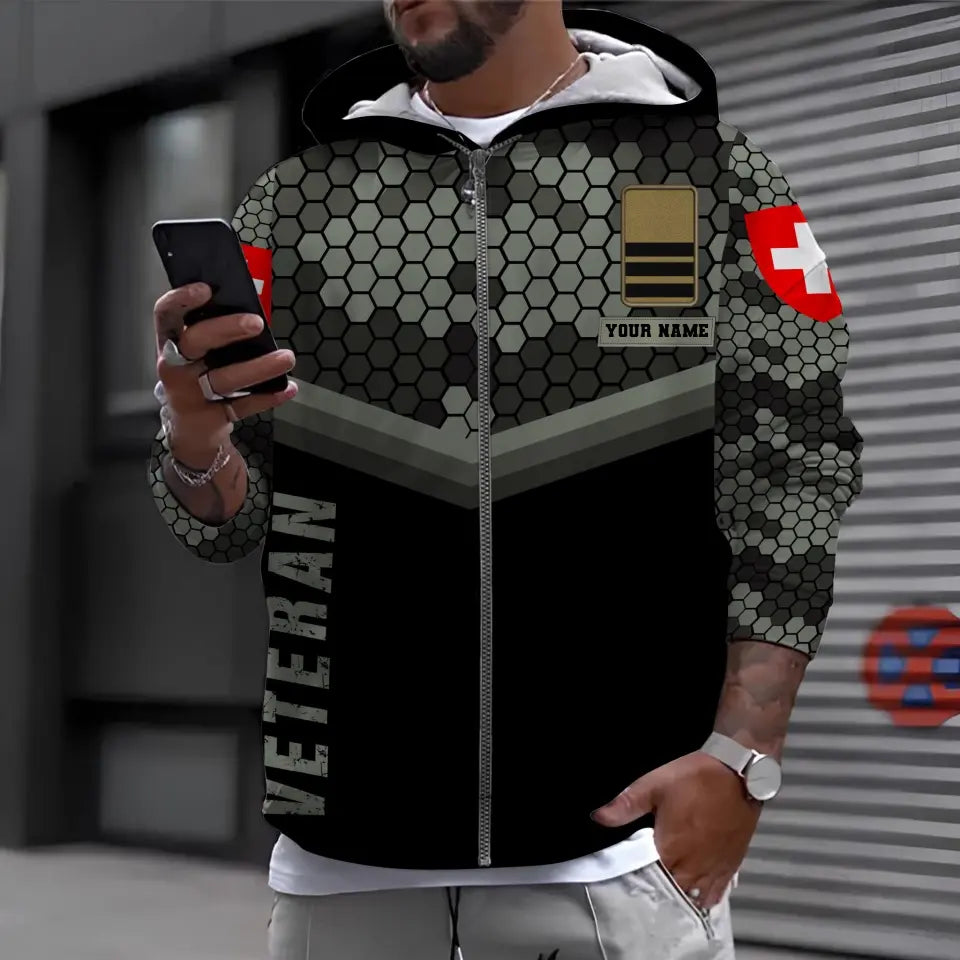 Personalisierter Kapuzenpullover mit Schweizer Soldaten-/Veteranen-Tarnmuster und Namen und Rang - 1699574404
