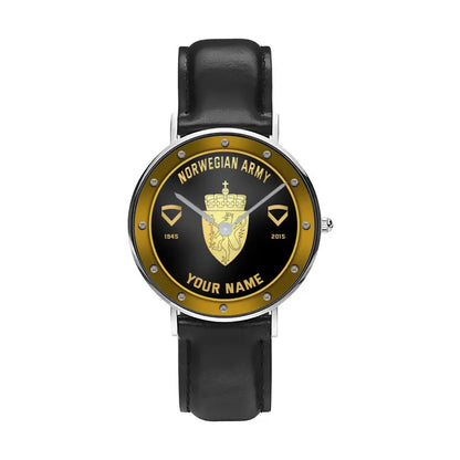 Personalisierte norwegische Soldat/Veteran mit Namen, Rang und Jahr schwarze genähte Lederuhr – 1803240001 – goldene Version