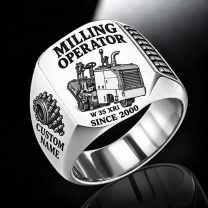 Silver personalized W 35 XRi cold planer operator signet ring with flat machine artwork and MILLING OPERATOR, W 35 XRi, CUSTOM NAME and SINCE 2000 engraving.