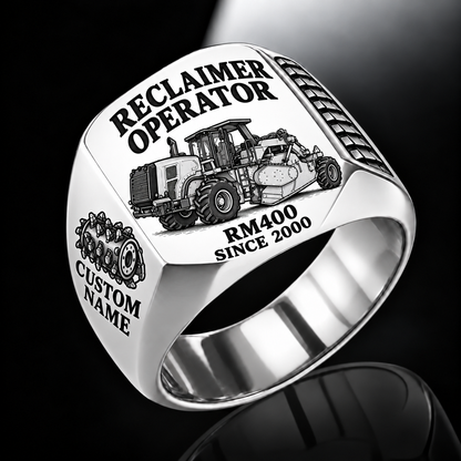 Silver personalized RM400 road reclaimer operator signet ring with flat machine artwork and RECLAIMER OPERATOR, RM400, CUSTOM NAME and SINCE 2000 engraving.