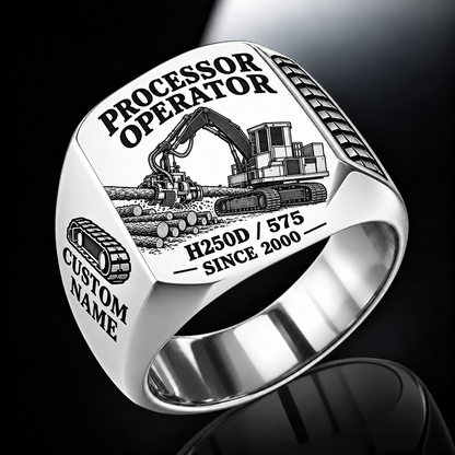 Tigercat H250D with 575 Processor Operator Ring in Silver finish, flat engraving showing roller-and-knife head feeding a horizontal felled log, CUSTOM NAME and SINCE 2000.