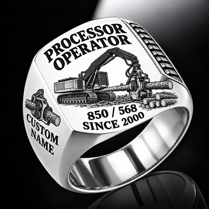 Tigercat 850 with 568 Processor Operator Ring in Silver finish, flat engraving showing roller-and-knife head feeding a horizontal felled log, CUSTOM NAME and SINCE 2000.